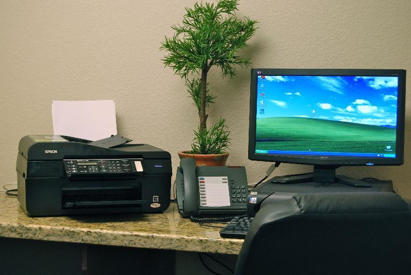 Candlewood Suites Turlock By Ihg Bagian luar foto
