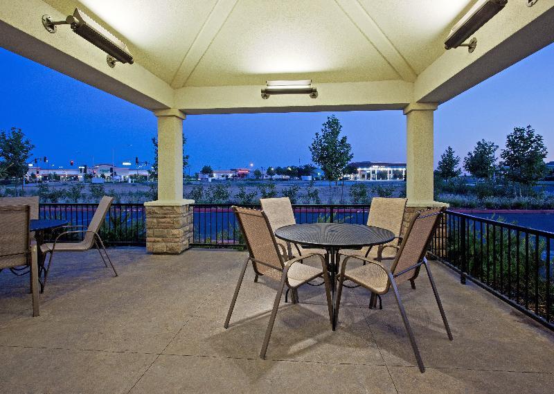 Candlewood Suites Turlock By Ihg Bagian luar foto