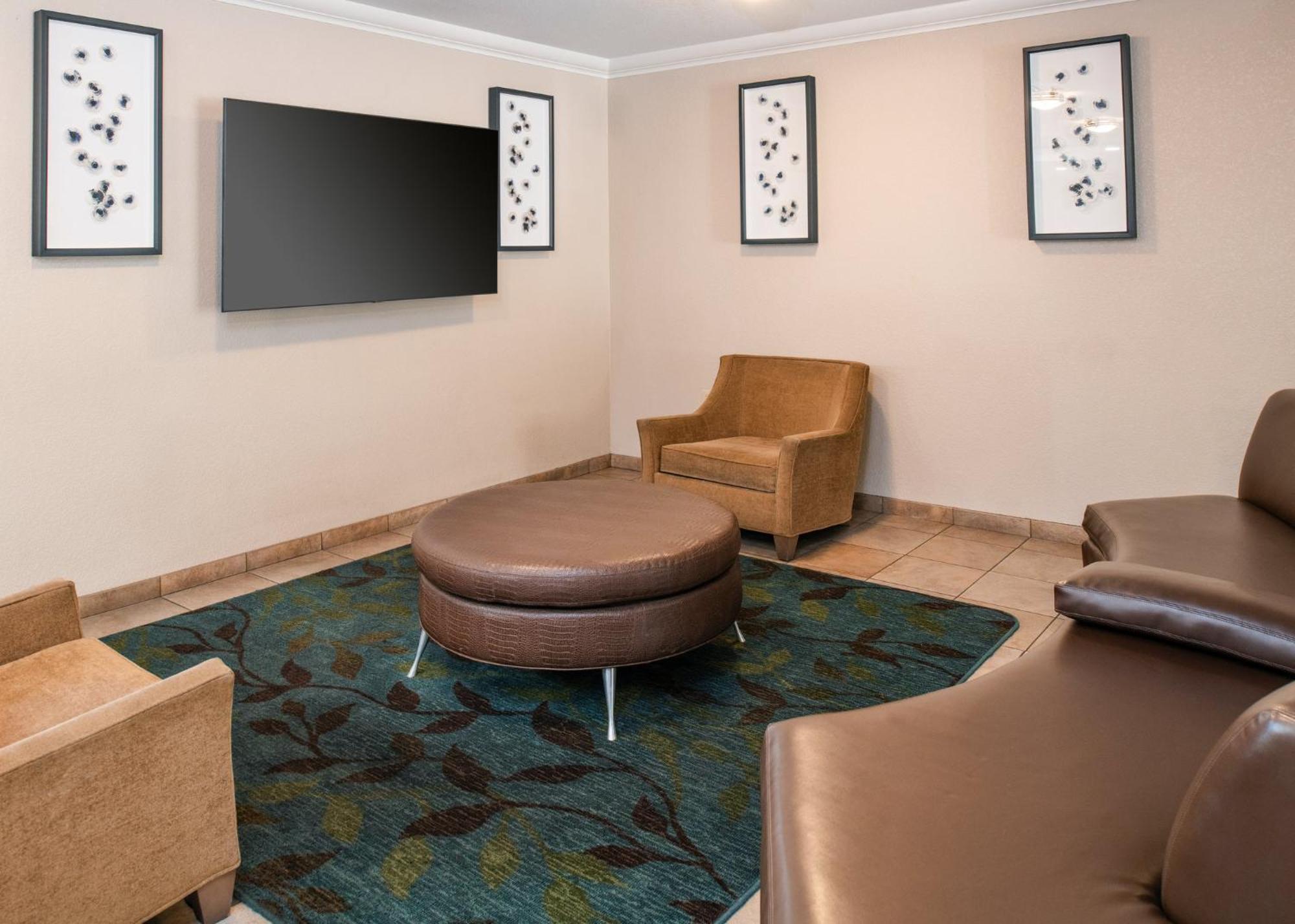Candlewood Suites Turlock By Ihg Bagian luar foto