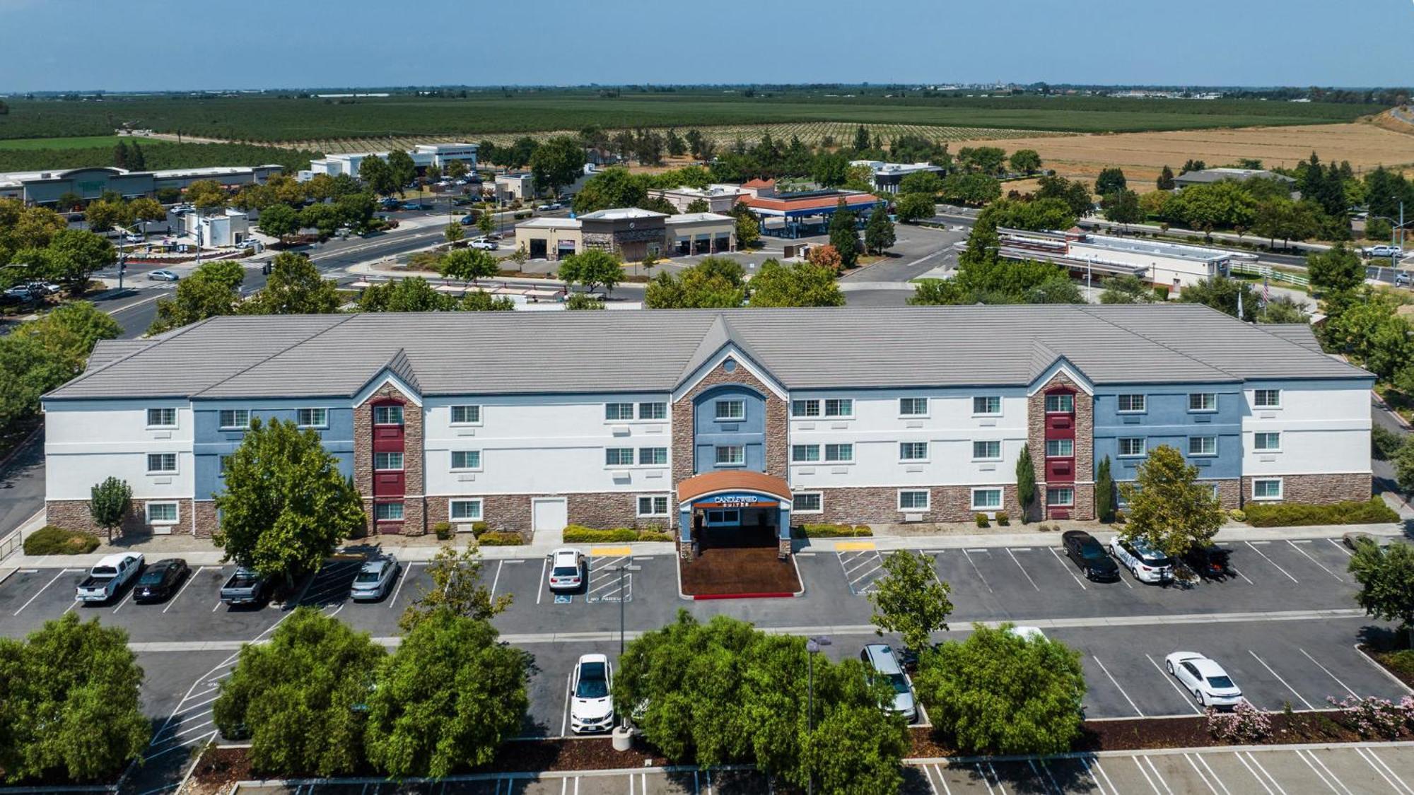 Candlewood Suites Turlock By Ihg Bagian luar foto