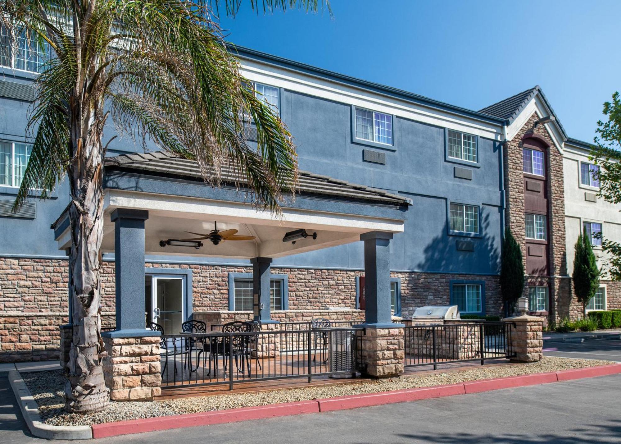 Candlewood Suites Turlock By Ihg Bagian luar foto